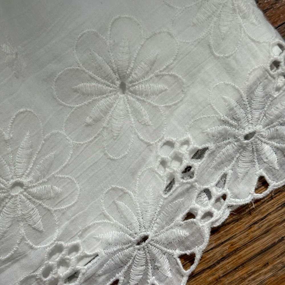 NEW Abercrombie Kids White Embroidered Shorts Set - Picture 7 of 16